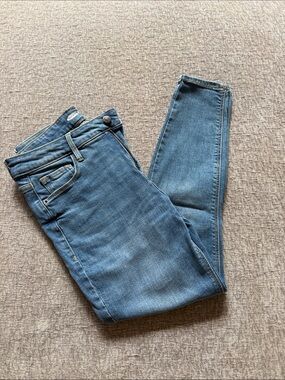 Old Navy Mid Blue Skinny Jeans - Women's
